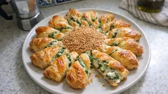 Girasole di pasta sfoglia ricotta e spinaci: il rustico scenografico che riesce sempre