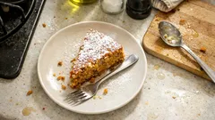 Torta di carote e nocciole: soffice, profumata all’arancia e perfetta a colazione