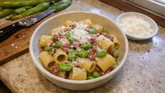 Pasta con le fave, ciauscolo e pecorino: un primo di primavera semplice ma speciale