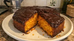 Torta di carote all’arancia con frosting al mascarpone e cioccolato