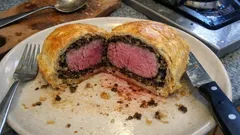Filetto alla Wellington: sfoglia croccante e carne succosa con duxelles ben asciutta