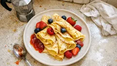 Crêpes dolci senza glutine: la ricetta facile con farina di riso, morbide e sottili