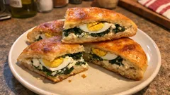 Focaccia ripiena di Pasqua con ricotta e spinaci: soffice, facile e d’effetto