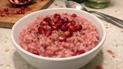 Risotto alla melagrana cremoso: il trucco per un colore naturale e un gusto delicato