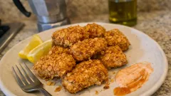 Nuggets di tofu croccanti ai cornflakes: la marinatura al limone che fa la differenza