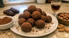 Tartufini leggeri ai datteri e cacao: dolcetti senza cottura pronti in pochi minuti