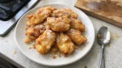 Frittelle di mele senza uova: croccanti fuori, morbide dentro e pronte in poco tempo