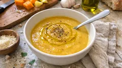 Vellutata di verdure cremosa e leggera: il trucco per una consistenza setosa