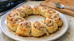 Corona di girelle con salsa tonnata: la torta salata soffice che fa scena a tavola