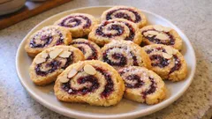 Biscotti girella alla marmellata: friabili, profumati al limone e facili da fare