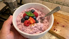 Mousse ai frutti di bosco senza uova: pronta in pochi minuti e davvero vellutata