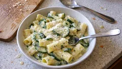 Pasta zucchine e crema di formaggio: il trucco per una mantecatura vellutata