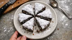 Panforte di Siena fatto in casa: profumato e compatto, da preparare in anticipo