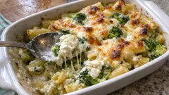 Pasta al forno con broccoli e ricotta: cremosa, filante e con una crosticina perfetta