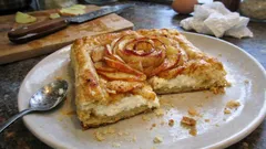 Torta di sfoglia con mele e ricotta: croccante fuori, cremosa dentro