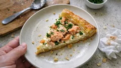 Torta salata ricotta e salmone: sfoglia croccante e ripieno cremoso