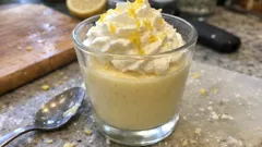 Coppa al limone senza lattosio: crema vellutata in bicchiere pronta con pochi ingredienti