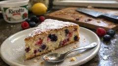 Torta ricotta e frutti di bosco: soffice, umida e facile da preparare in casa