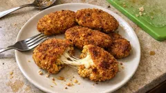 Cotolette di ceci filanti al forno: croccanti fuori, cuore morbido dentro