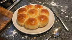 Pan brioche sofficissimo senza uova: l’impasto leggero che resta morbido anche domani