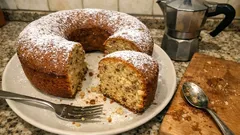 Ciambellone alle nocciole soffice e profumato: la ricetta facile per colazione e merenda