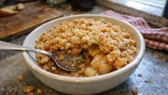 Crumble di mele e cannella: croccante sopra, morbido dentro (pronto in poco tempo)