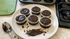 Mini cheesecake cotte al cioccolato: morbide, monoporzione e facili da servire