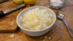 Granita al limone fatta in casa, senza gelatiera: il trucco della forchetta per farla fine