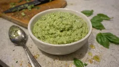 Pesto di broccoli cremoso: pronto in 10 minuti (e resta bello verde)