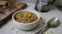 Senape fatta in casa: pronta con ammollo e mixer, perfetta per arrosti e panini