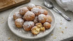 Castagnole di Carnevale soffici e dorate: la ricetta facile per friggerle leggere