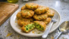 Frittelle di piselli in padella: dorate fuori e morbide dentro, pronte in poco tempo