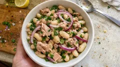 Insalata di cannellini e tonno: il piatto freddo che si prepara in anticipo