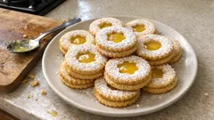 Biscotti al lemon curd: frolla all’olio e ripieno al limone, facili ma d’effetto