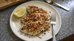 Filetti di orata impanati al forno con mandorle: croccanti fuori, morbidi dentro