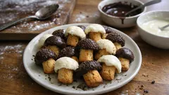 Biscotti funghetti al cioccolato: la frolla all’olio che si stende in un attimo