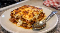 Lasagne alla bolognese al forno: strati cremosi e gratin dorato, passo passo