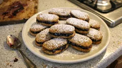 Biscotti sandwich al grano saraceno e mirtilli: friabili e facili da fare in casa