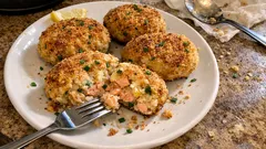 Crocchette di patate e salmone al forno: croccanti fuori, morbide dentro (senza frittura)