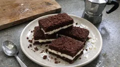 Tortine al latte fatte in casa: soffici al cacao con crema vellutata