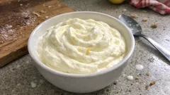 Crema chantilly all’italiana: spumosa ma stabile, perfetta per farcire torte e bignè