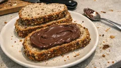 Pane ai cereali fatto in casa: soffice, con semi croccanti e Nutella®
