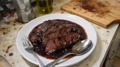 Brasato al Barolo morbido e profumato: la ricetta piemontese passo passo