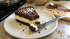 Cheesecake cioccolato e cocco senza forno: cremosa, con ganache fondente