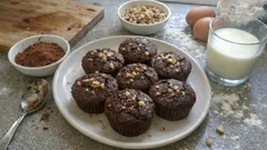 Muffin cacao e nocciole senza zucchero aggiunto: soffici e perfetti a colazione